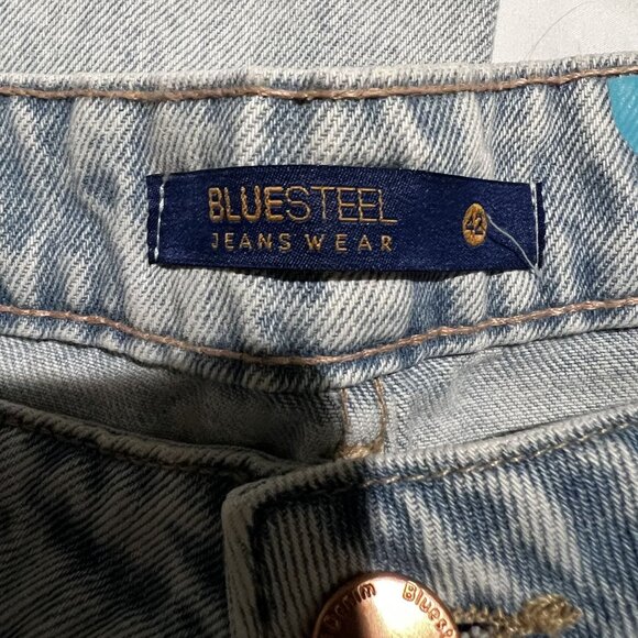 Bluesteel Women's Light Wash High-Waisted Straight-Leg Jeans With Raw Hem - Picture 5 of 10